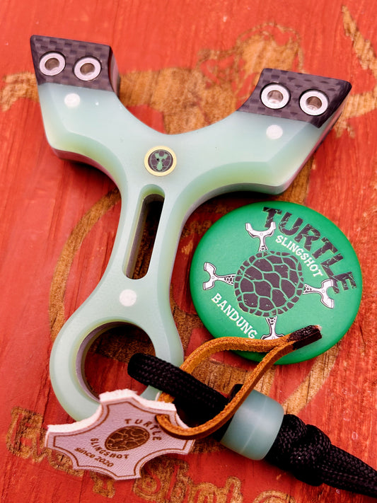 YOYO Compact- Jade With Carbon Fiber Clips