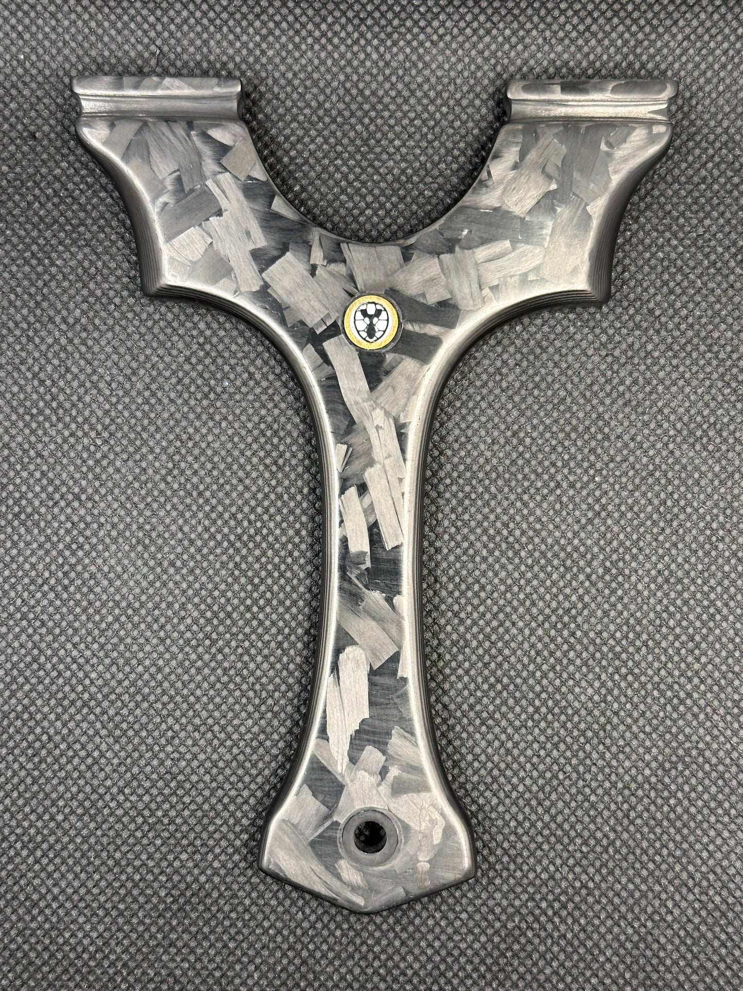 Victor - Carbon Fiber